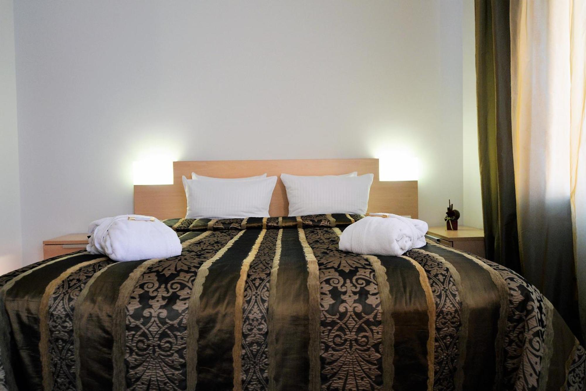 Hotel Navalis, 克莱佩达 外观 照片